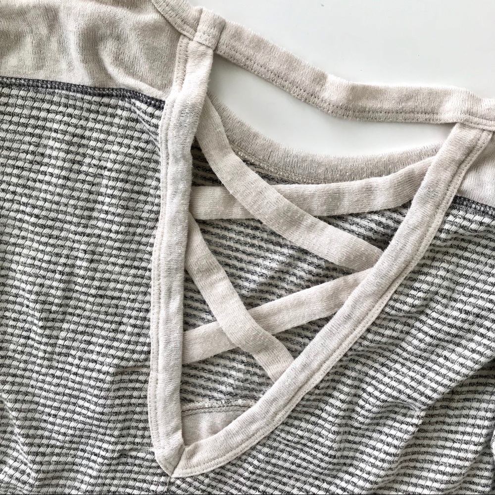 Ella Mara || colorblocked crisscross pullover (S)